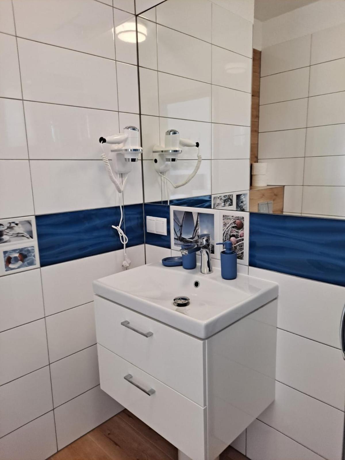 Domki I Pokoje Baltimor Grzybowo  Quarto foto